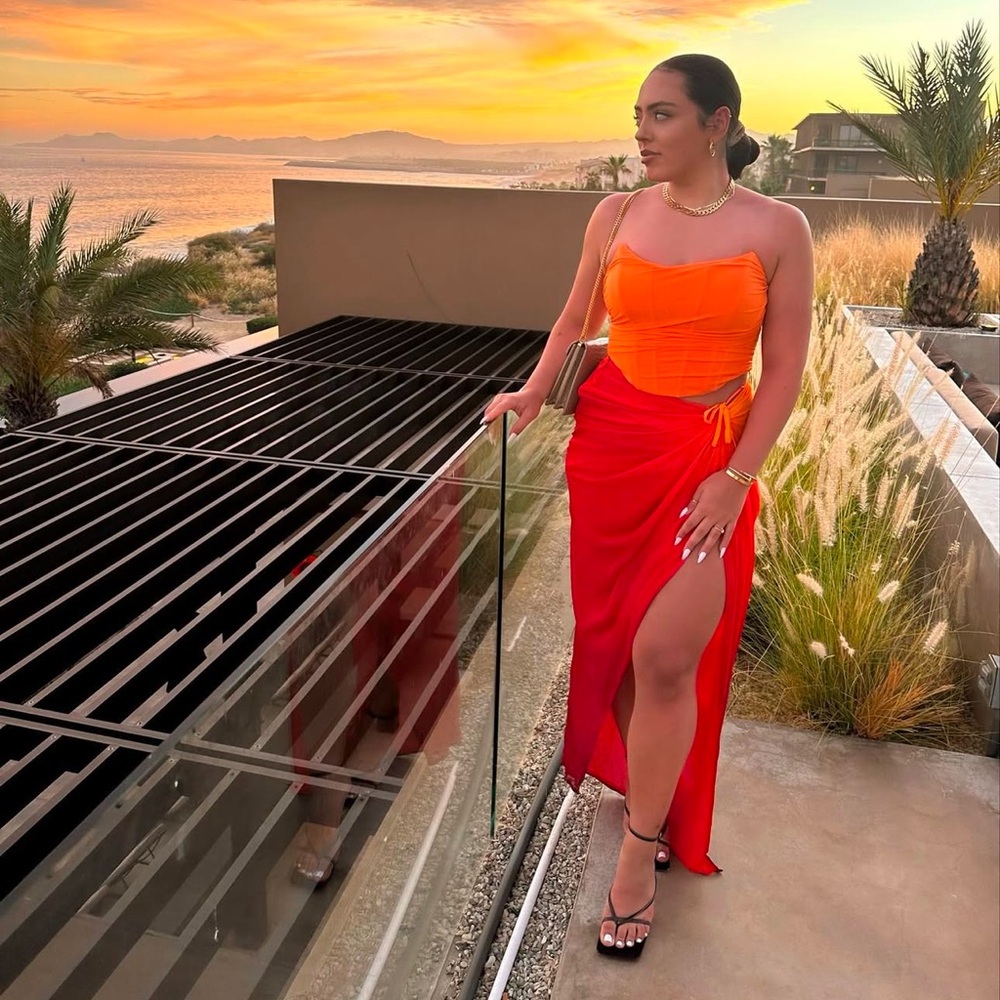 JLUX label Red taste of summer skirt set Size M. Worn once